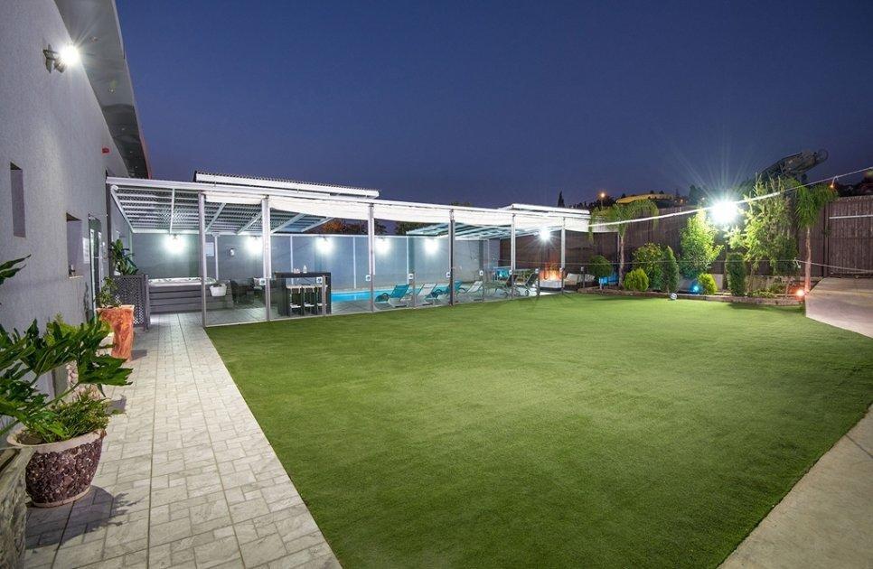 וילה מונסון פרימיום צפון  32  נופש - וי פור ויקיישן - V for Vacation