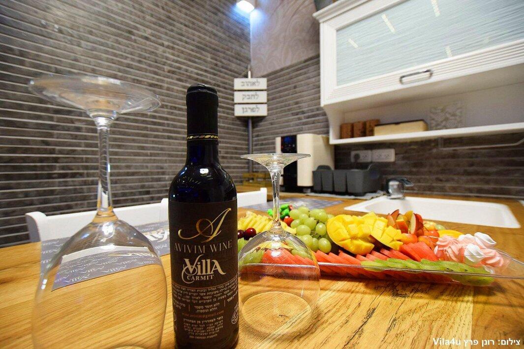 סוויטת סי בוטיק - C Boutique צפון  13  נופש - וי פור ויקיישן - V for Vacation