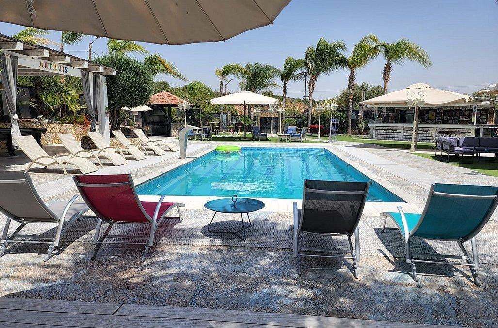 ארטמיס מרכז  33  נופש - וי פור ויקיישן - V for Vacation