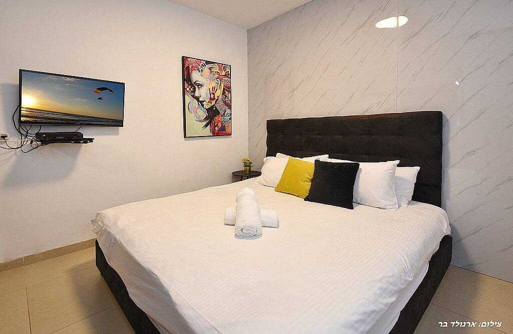 הוילה באחוזה צפון  17  נופש - וי פור ויקיישן - V for Vacation