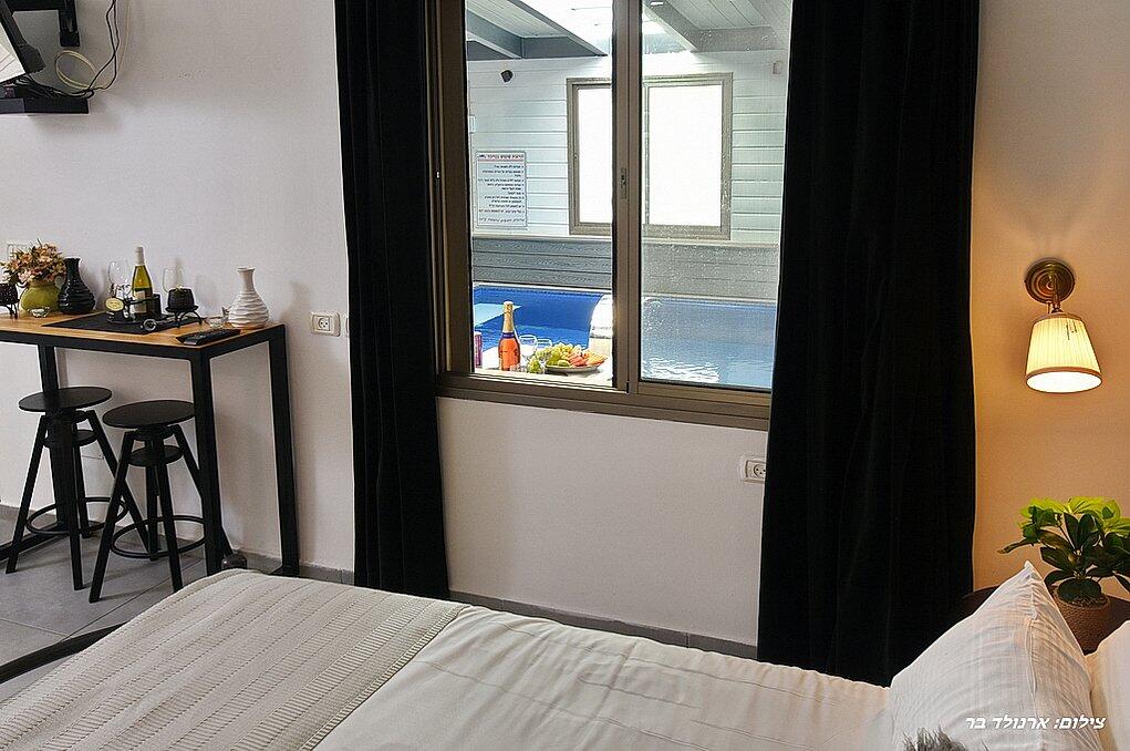 אחוזה בשניים צפון  13  נופש - וי פור ויקיישן - V for Vacation