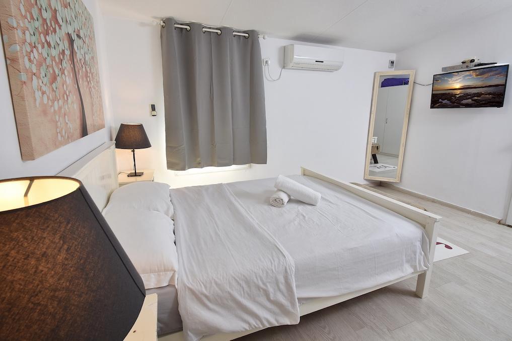 סוויטת ג'וי צפון  11  נופש - וי פור ויקיישן - V for Vacation