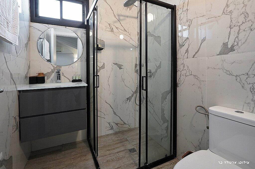 סוויטת מרום צפון  8  נופש - וי פור ויקיישן - V for Vacation