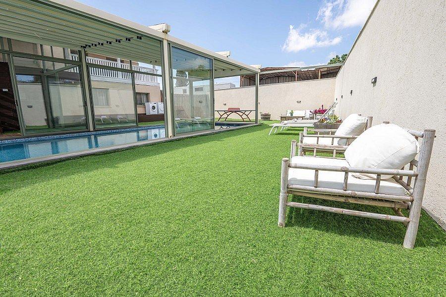 אחוזת דלתון צפון  23  נופש - וי פור ויקיישן - V for Vacation