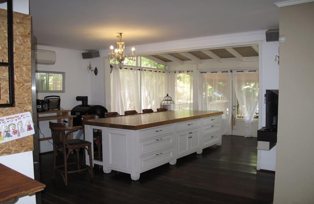 וילה כורזים צפון  4  נופש - וי פור ויקיישן - V for Vacation