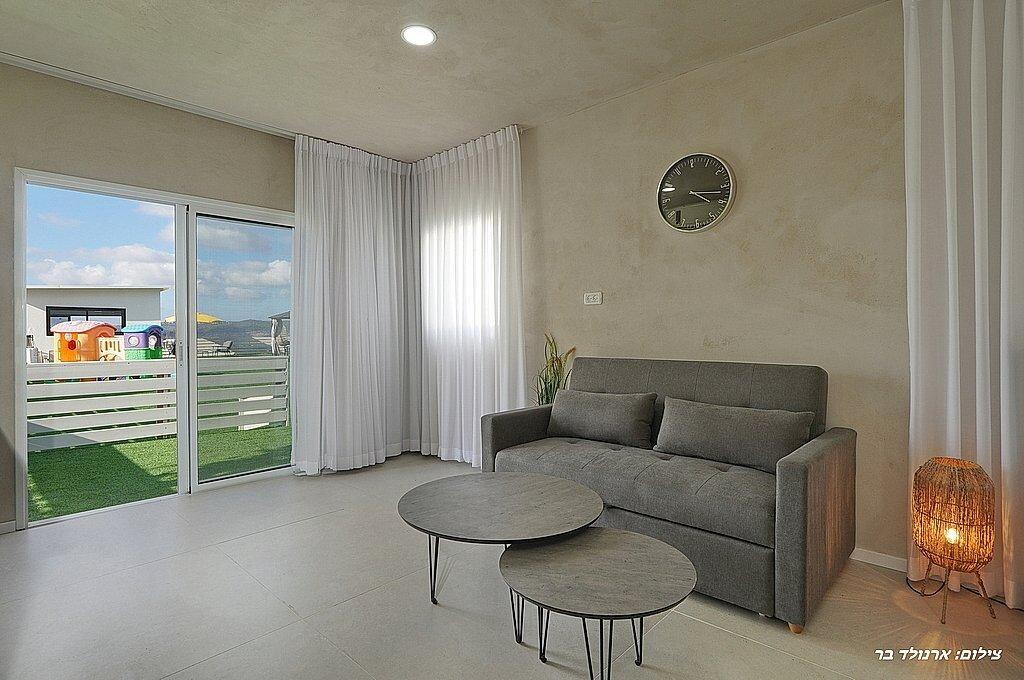 אחוזת הלל צפון  12  נופש - וי פור ויקיישן - V for Vacation