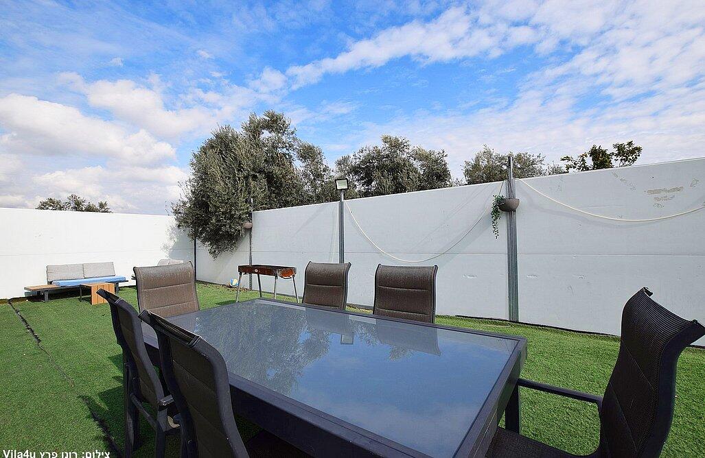 הפינה בכפר מרכז  23  נופש - וי פור ויקיישן - V for Vacation