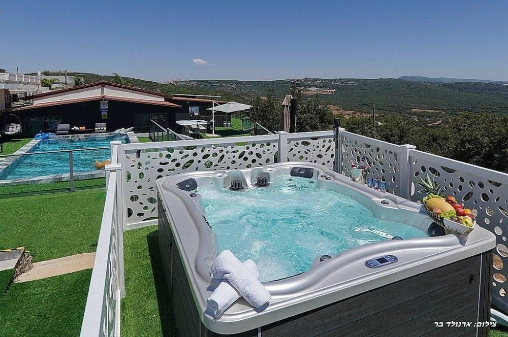 אחוזת אורפז צפון  22  נופש - וי פור ויקיישן - V for Vacation