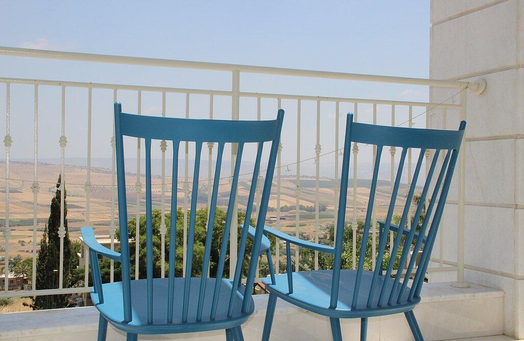 וילה לבנה יבנאל צפון  16  נופש - וי פור ויקיישן - V for Vacation