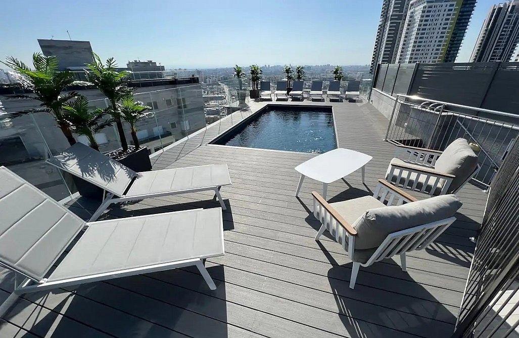 רויאל פנטהאוז מרכז  27  נופש - וי פור ויקיישן - V for Vacation