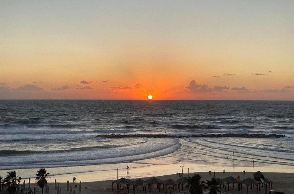 גורדונס - גג על הים מרכז  2  לופט 4 יו