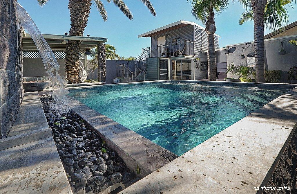 בצל השקד צפון  2  נופש - וי פור ויקיישן - V for Vacation