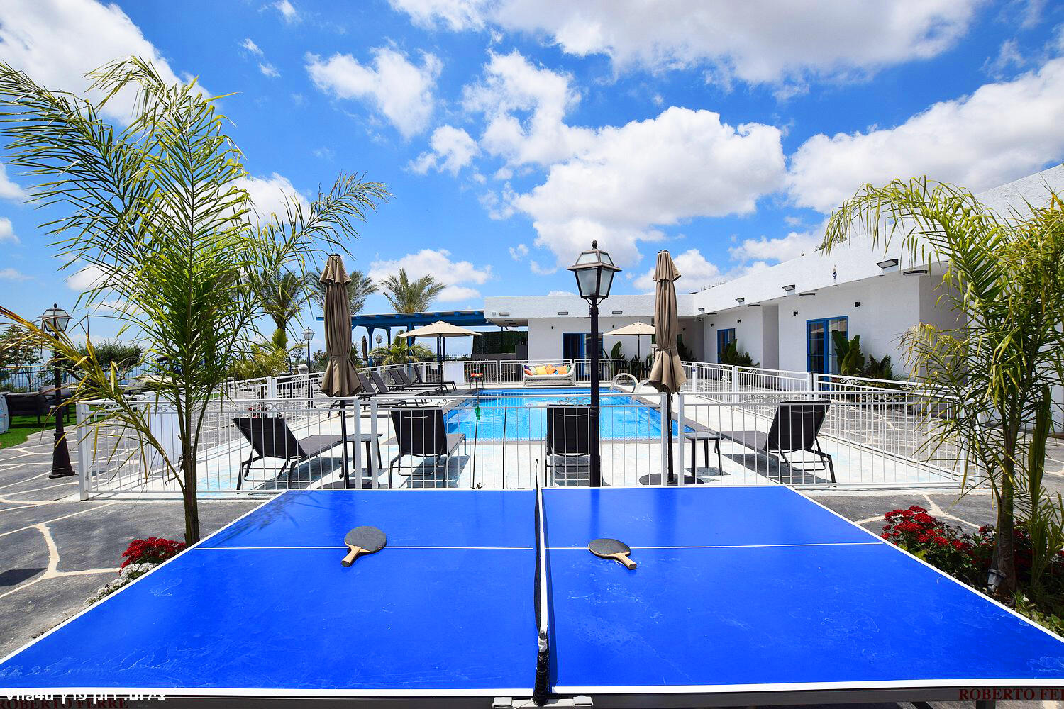 אחוזת מיקונוס ירכא צפון  28  נופש - וי פור ויקיישן - V for Vacation