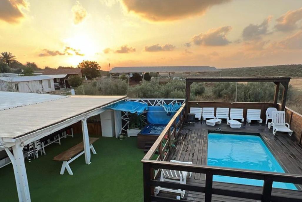 מתחם עמק האלה מרכז  27  נופש - וי פור ויקיישן - V for Vacation