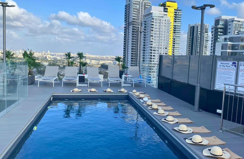 רויאל פנטהאוז מרכז  16  נופש - וי פור ויקיישן - V for Vacation