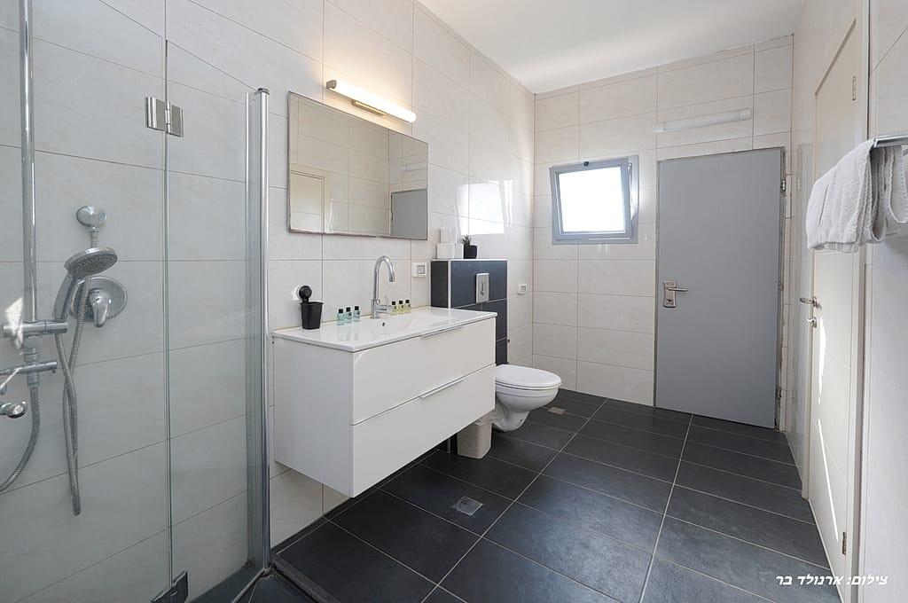 וילה דקל כחול צפון  33  נופש - וי פור ויקיישן - V for Vacation