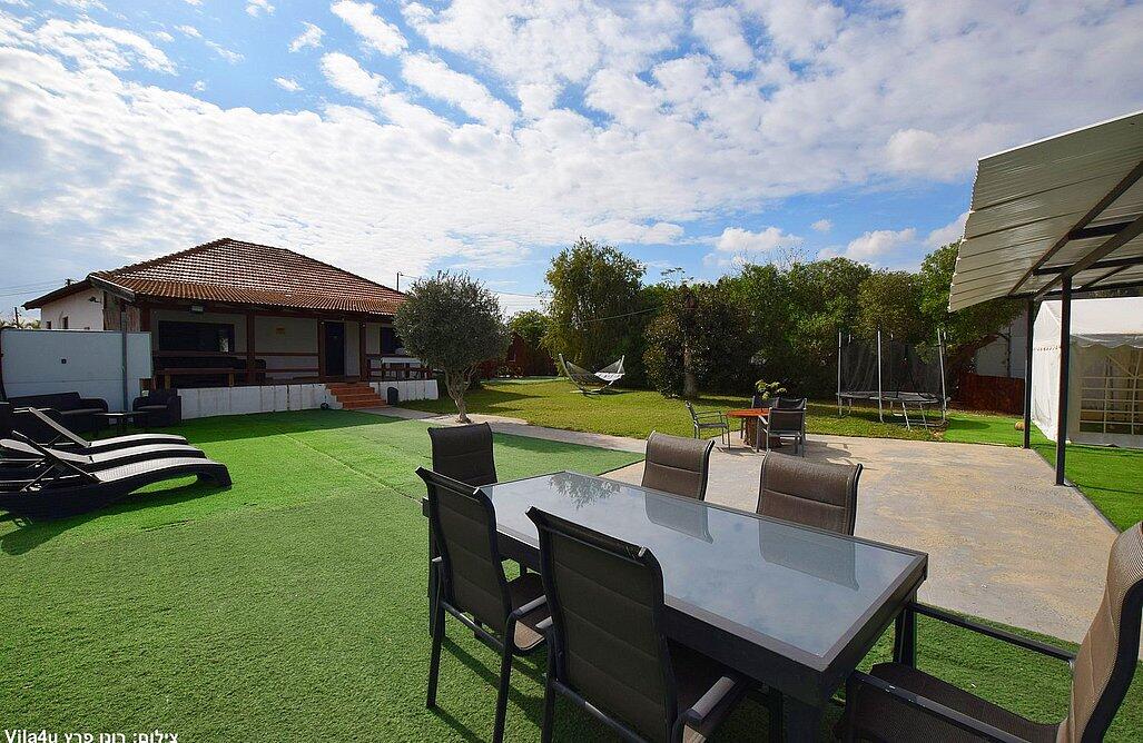 הפינה בכפר מרכז  7  נופש - וי פור ויקיישן - V for Vacation