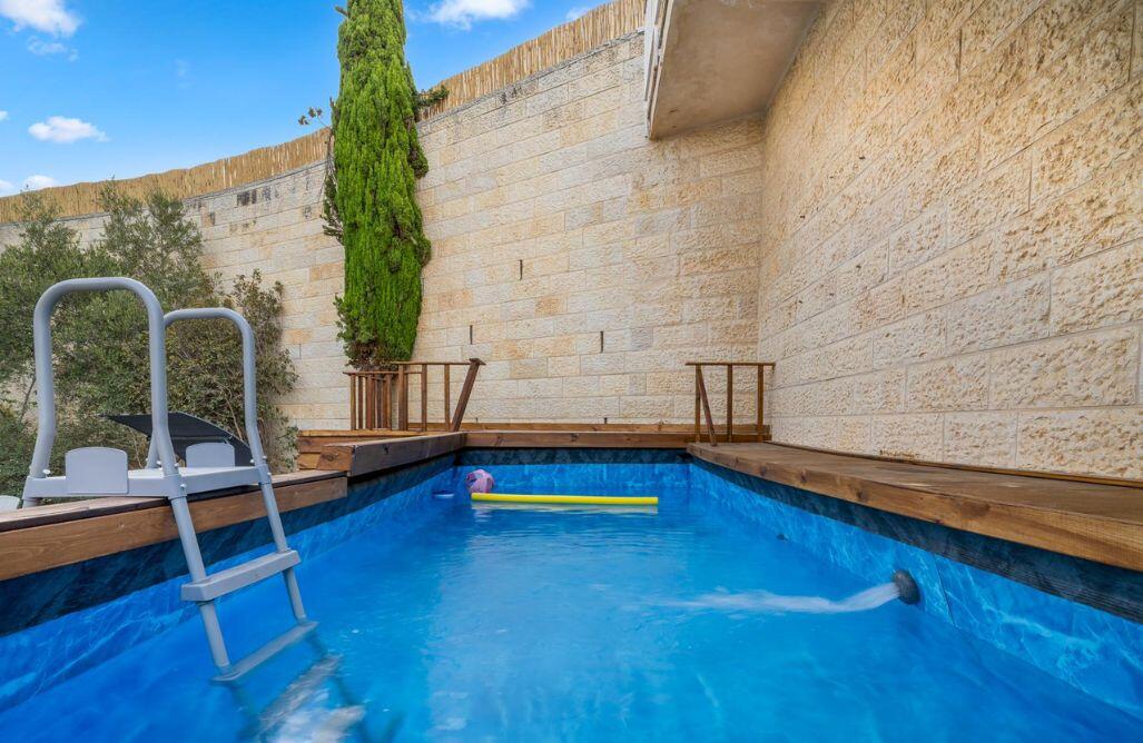 וילה ירושלים VIP מרכז  1  נופש - וי פור ויקיישן - V for Vacation