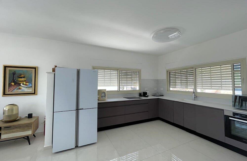 וילה לבנה יבנאל צפון  26  נופש - וי פור ויקיישן - V for Vacation