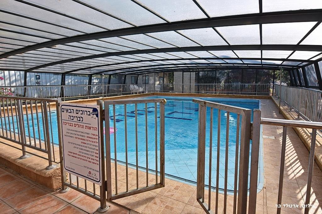 קדמת עדן צפון  5  נופש - וי פור ויקיישן - V for Vacation