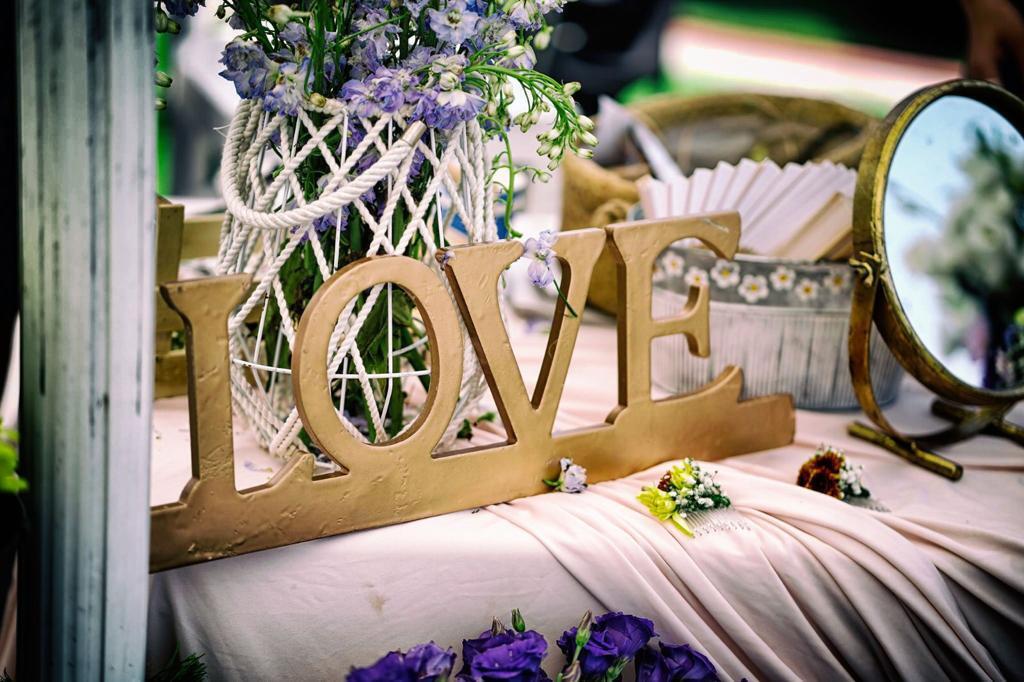 בחצר של אפריים מרכז  16  נופש - וי פור ויקיישן - V for Vacation