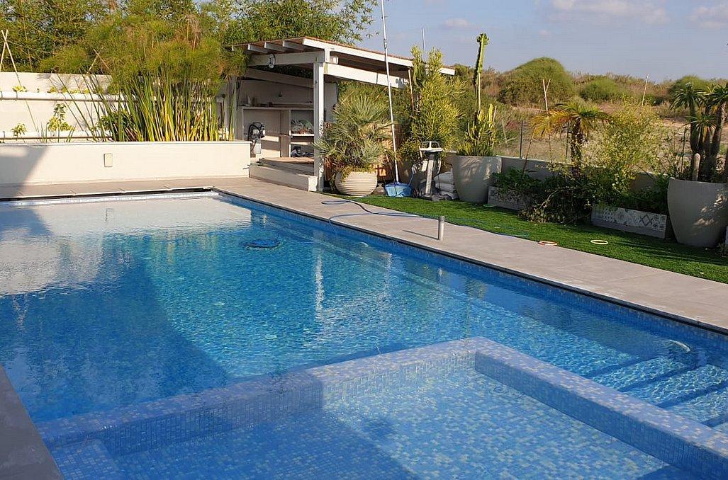 וילה נוי מרכז  13  נופש - וי פור ויקיישן - V for Vacation