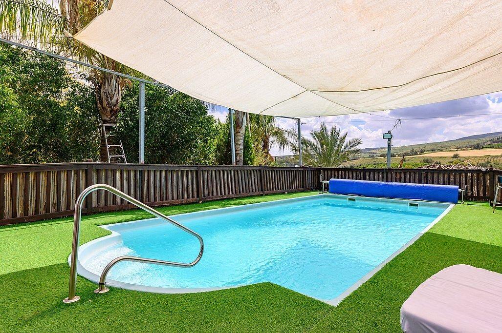 בינות תמרים מרכז  30  נופש - וי פור ויקיישן - V for Vacation