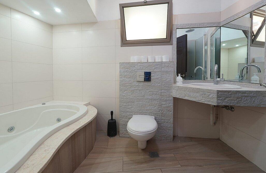 שלווה במושבה צפון  13  נופש - וי פור ויקיישן - V for Vacation