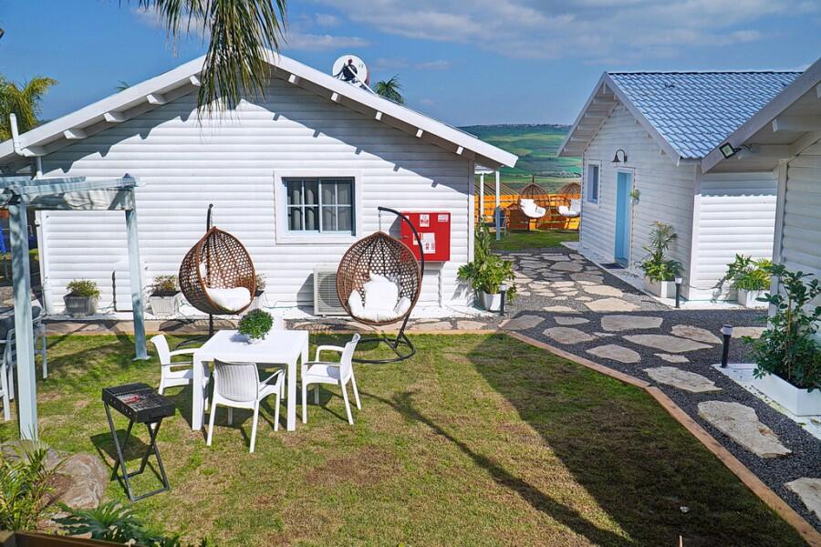 נחלים בקתות בטבע צפון  10  נופש - וי פור ויקיישן - V for Vacation