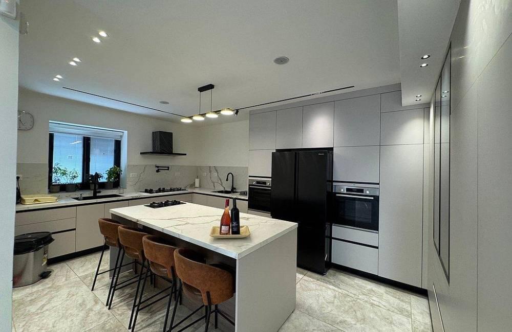 וילה רויאל ירושלים מרכז  12  נופש - וי פור ויקיישן - V for Vacation