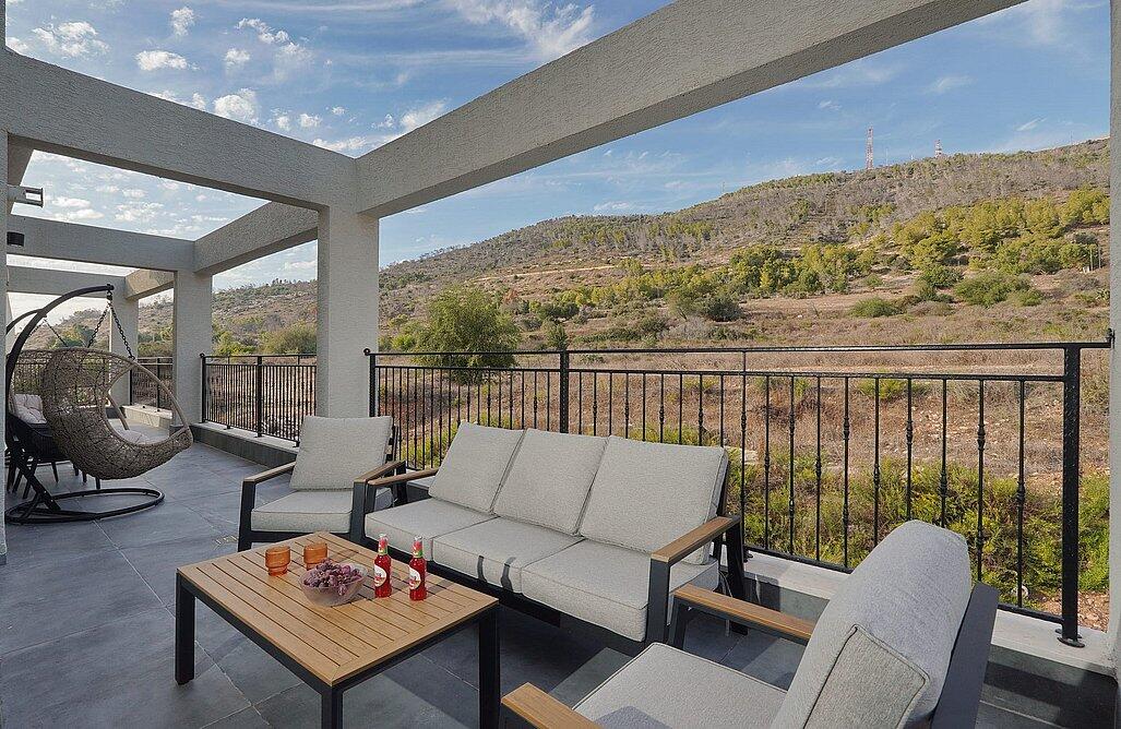 וילה הראל צפון  4  נופש - וי פור ויקיישן - V for Vacation