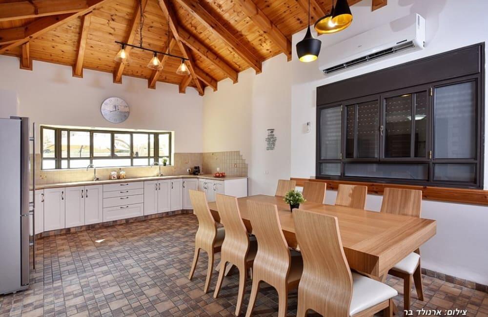 אחוזת אמור צפון  27  נופש - וי פור ויקיישן - V for Vacation