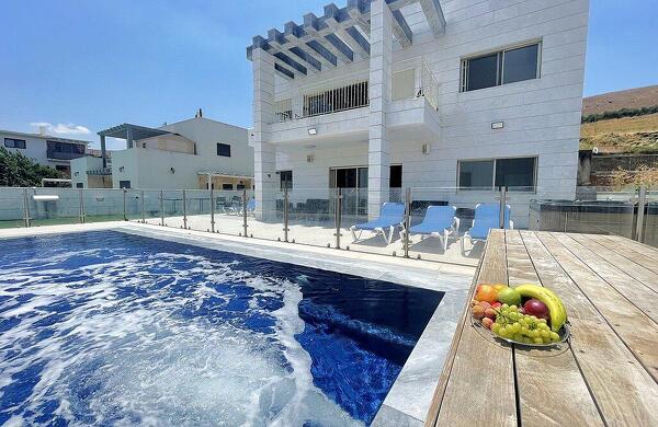 וילה לבנה יבנאל